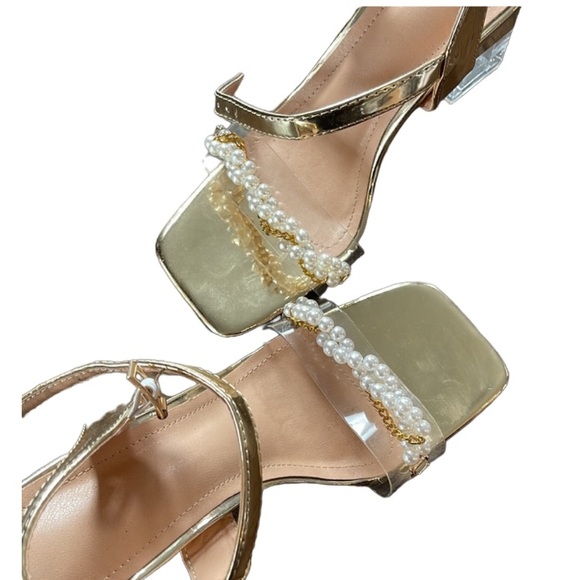 ‼️ SALE ‼️ Pearly gold stylish dress sandals - Picture 2 of 4